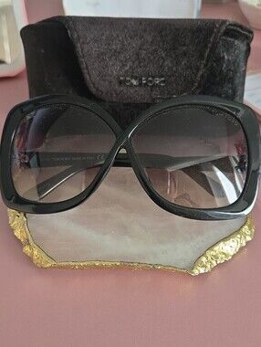 Tom Ford Black Oversized Sunglasses with Gradient Smoke Lenses With Case